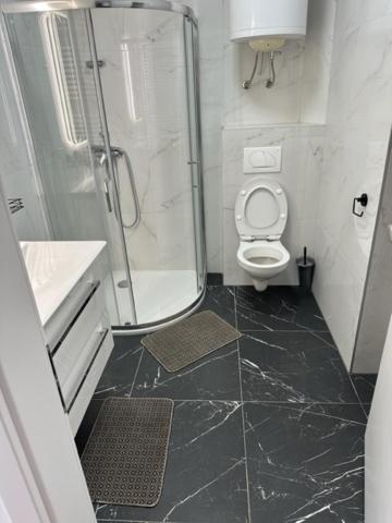 Gostilna In Apartmaji Zlati Lev - Maribor Kültér fotó