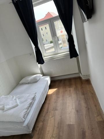 Gostilna In Apartmaji Zlati Lev - Maribor Kültér fotó