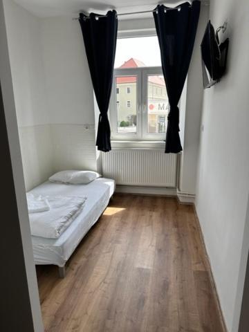 Gostilna In Apartmaji Zlati Lev - Maribor Kültér fotó