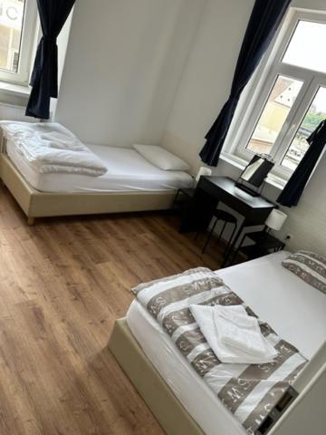 Gostilna In Apartmaji Zlati Lev - Maribor Kültér fotó
